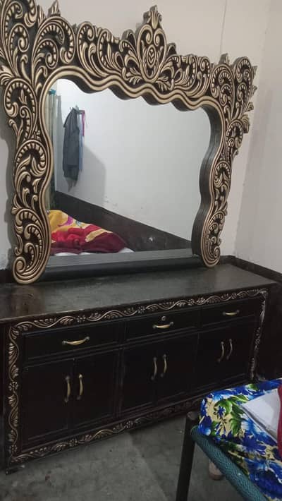 dressing table