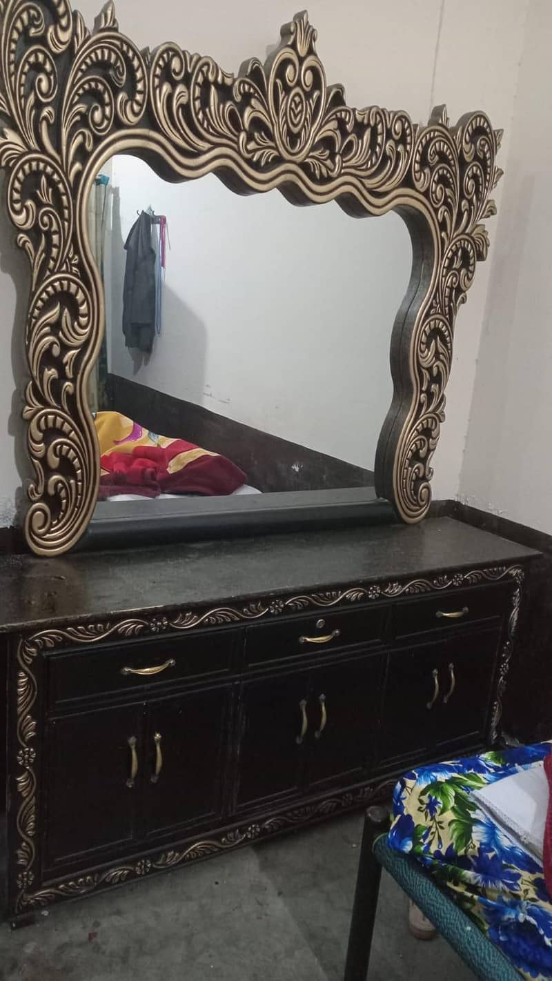 dressing table 0