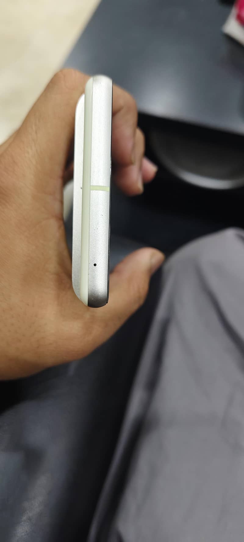 Google Pixel 7 4