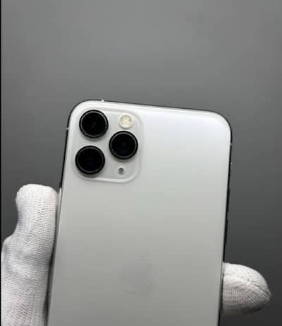 Apple iPhone 11 Pro white For Sale