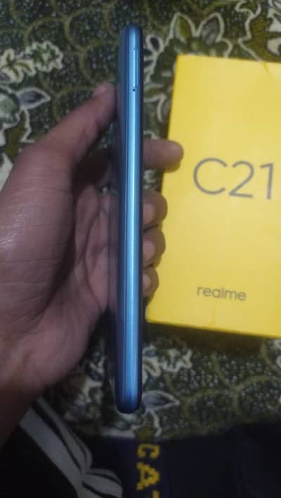 Realme C21