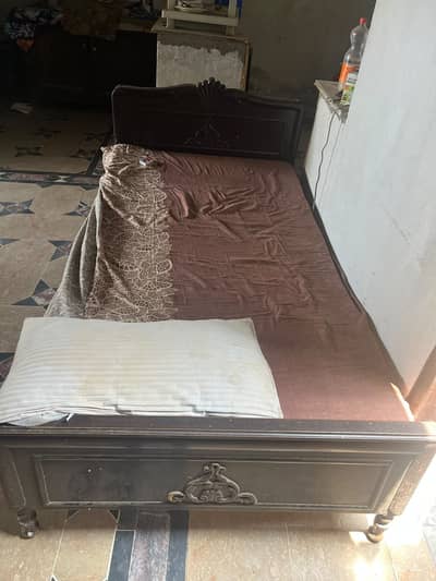 Single bed wooden