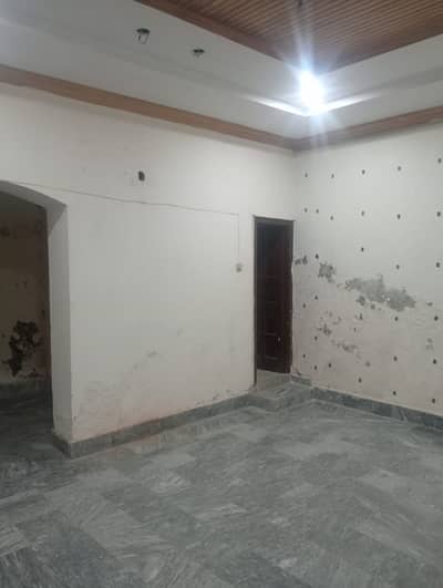 MadinaTown Y block 5 Marla lower porstion for rent 03018660465