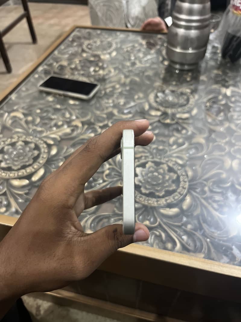 Apple iPhone 12 3