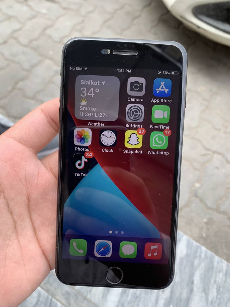 Apple iPhone 7 Plus 1