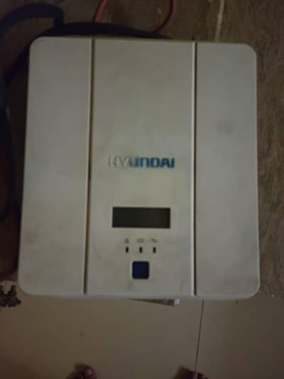 Hyundai inverter 1000 watt for single battery is for sale