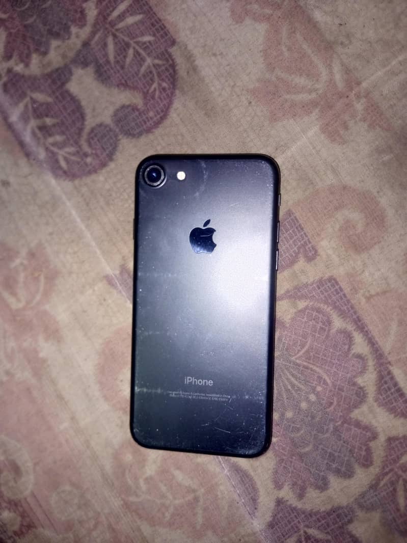 Apple iPhone 7 0