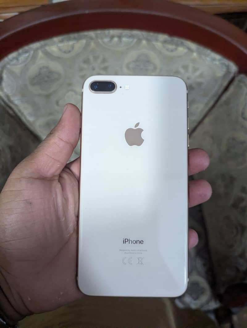 Apple iPhone 8 Plus 0