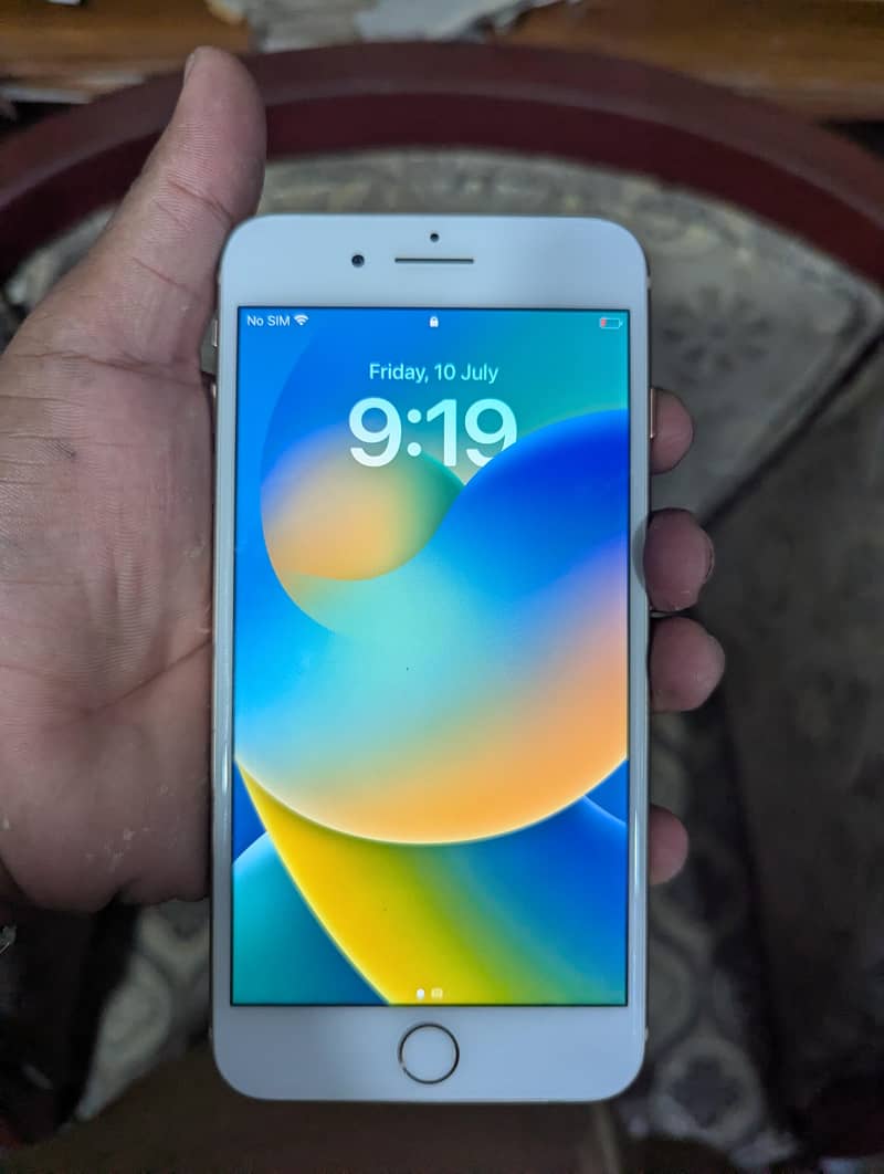 Apple iPhone 8 Plus 1