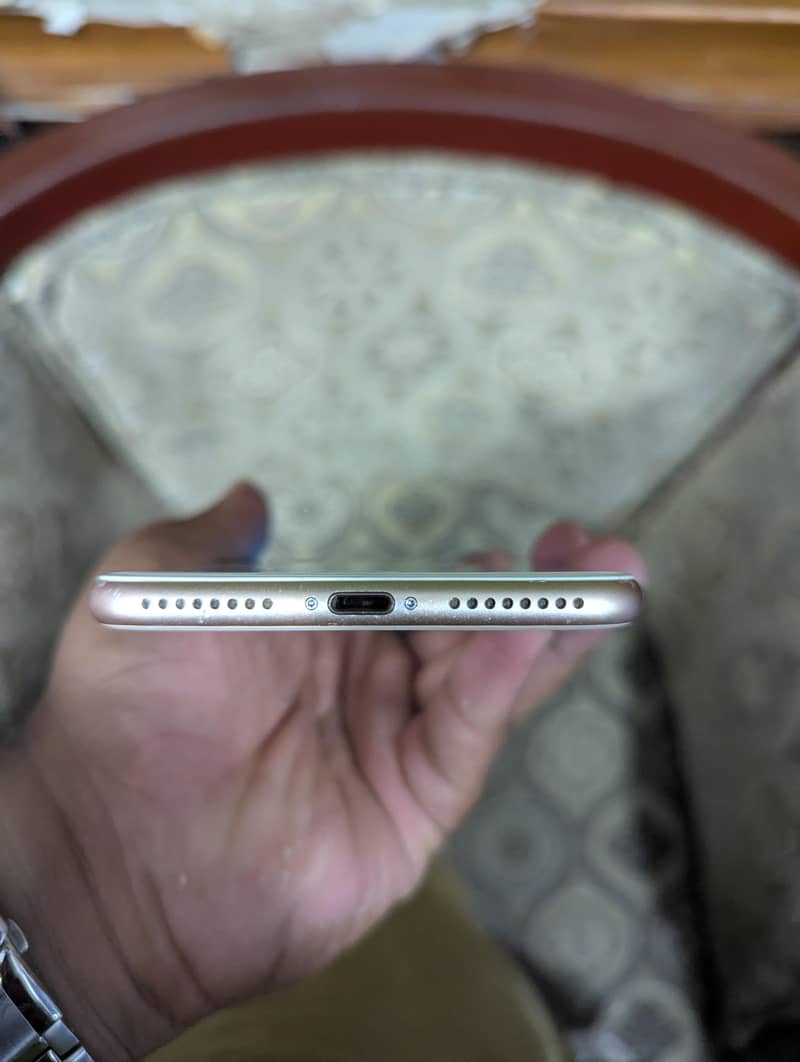 Apple iPhone 8 Plus 2