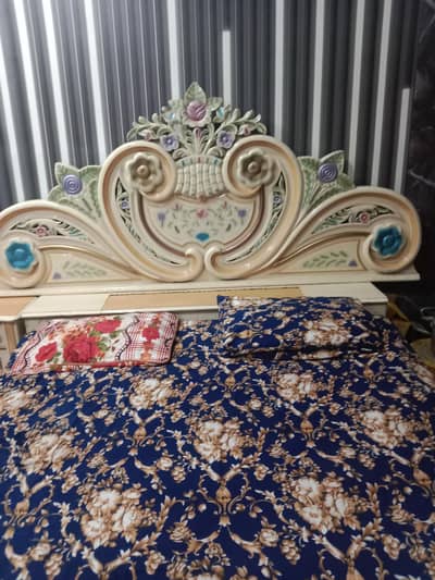 dico paint bed. and dressing table