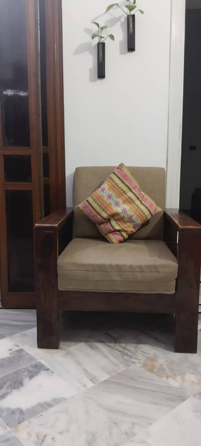 sofa set 5 seater with 2 side tables and 1 center table