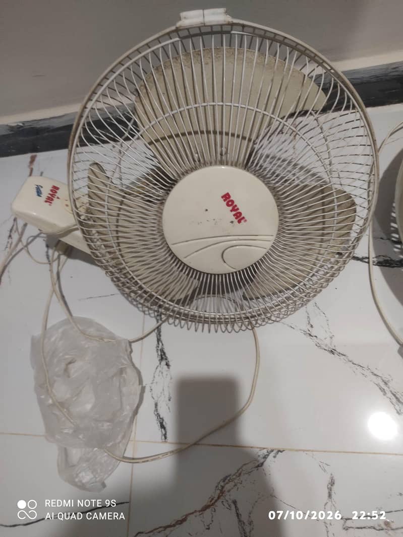 Bracket fans 2