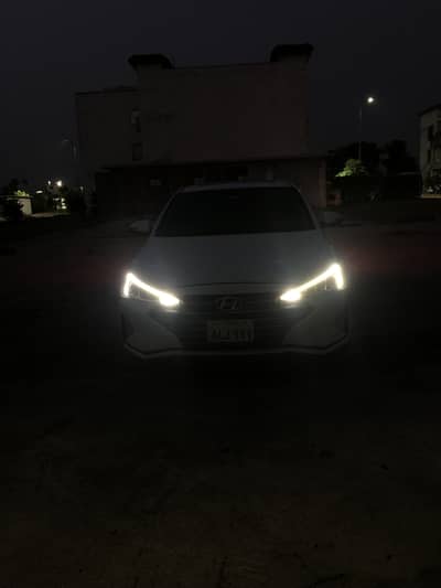 Hyundai Elantra 2022