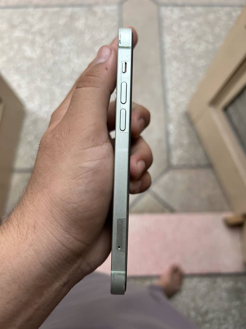 Apple iPhone 12 0