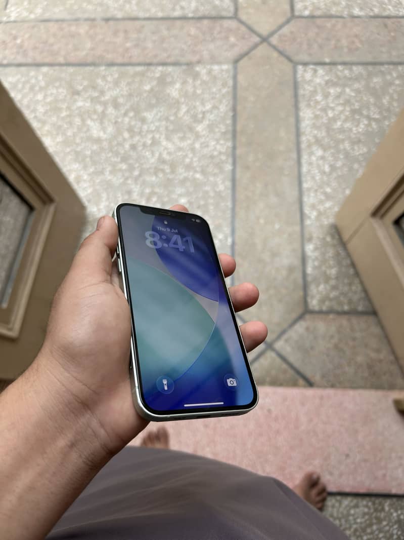 Apple iPhone 12 1