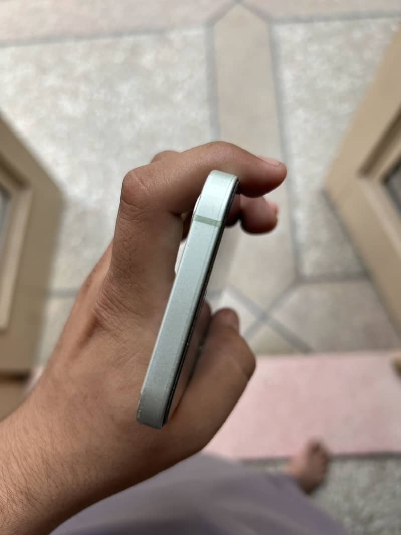 Apple iPhone 12 3