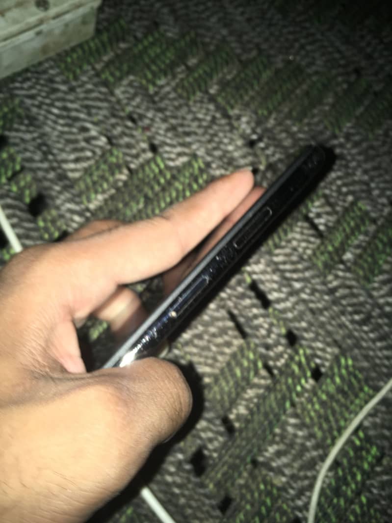 Apple iPhone X 3