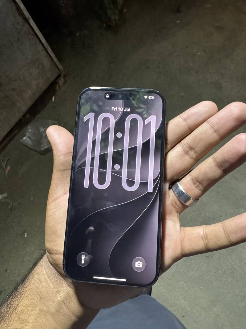 Apple iPhone 15 Pro 1
