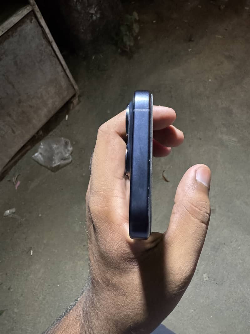 Apple iPhone 15 Pro 4