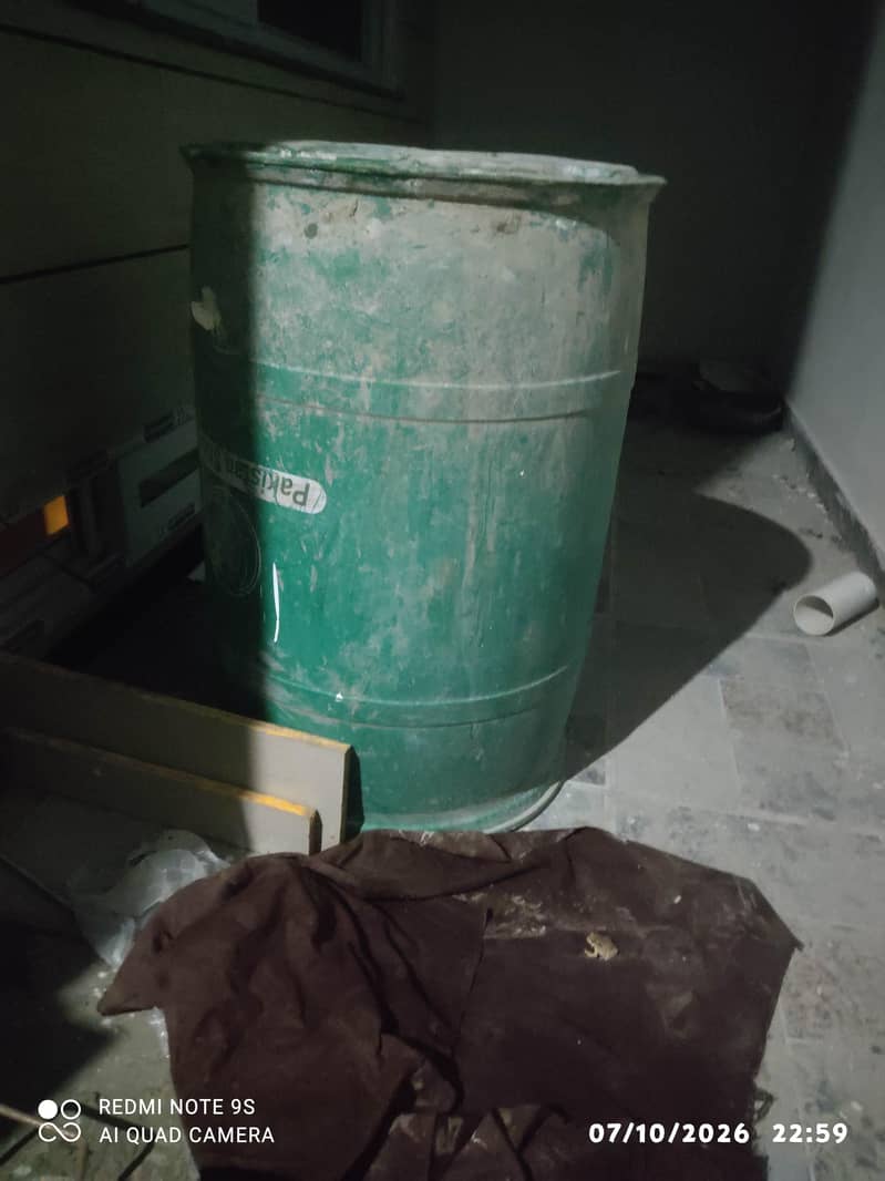 plastic drum 0