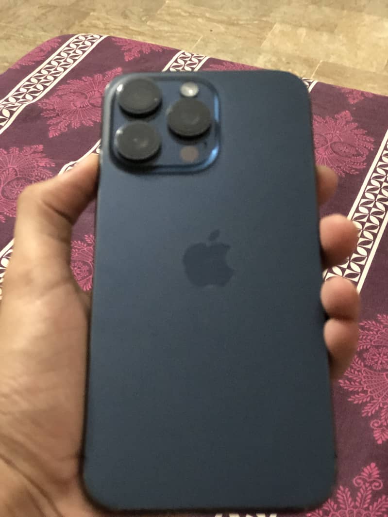 Apple iPhone 15 Pro Max 1