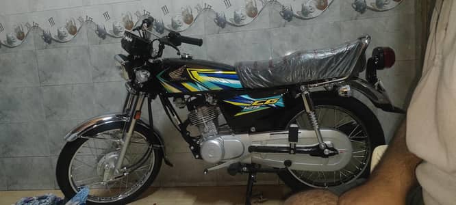 all ok bilkul 10by 10 ha Brand New ha use ni hoi