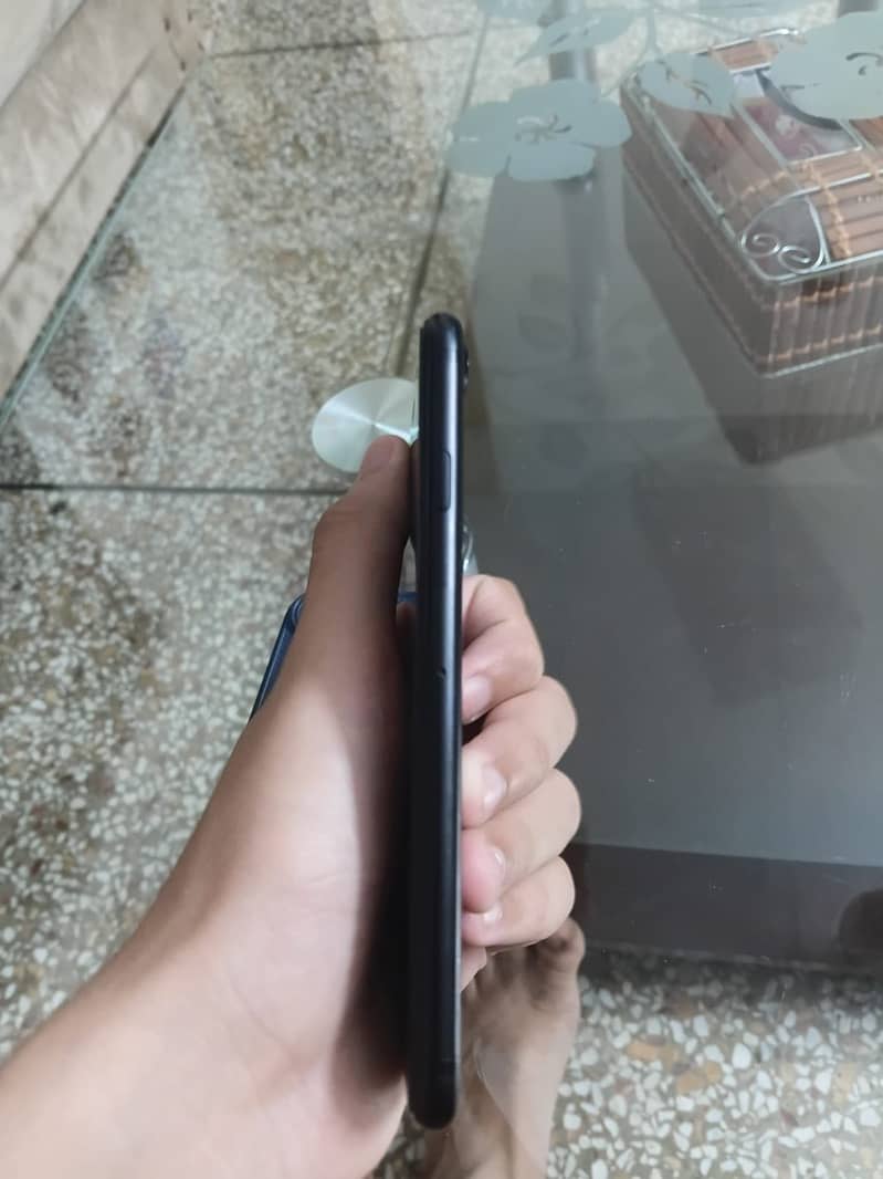 Apple iPhone 7 1