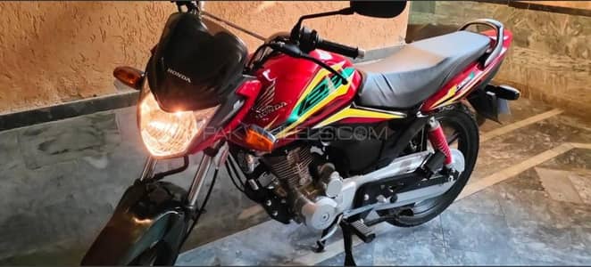 Honda CB125F