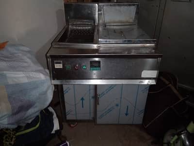 gas fryer contact on this num :0322 8861590