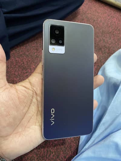 Vivo V21