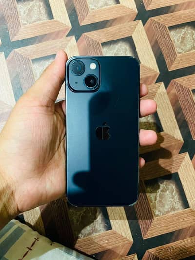 Apple iPhone 13