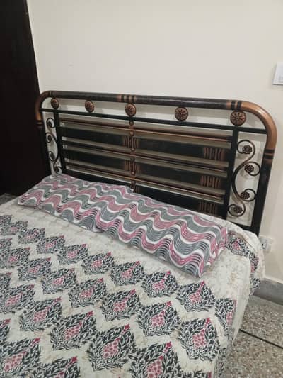 Bed and setty