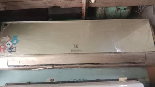 2 ton inverter very good condition