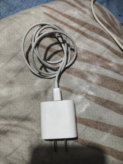 Apple iPhone 14 Pro Max k charjr ha bilkul ok