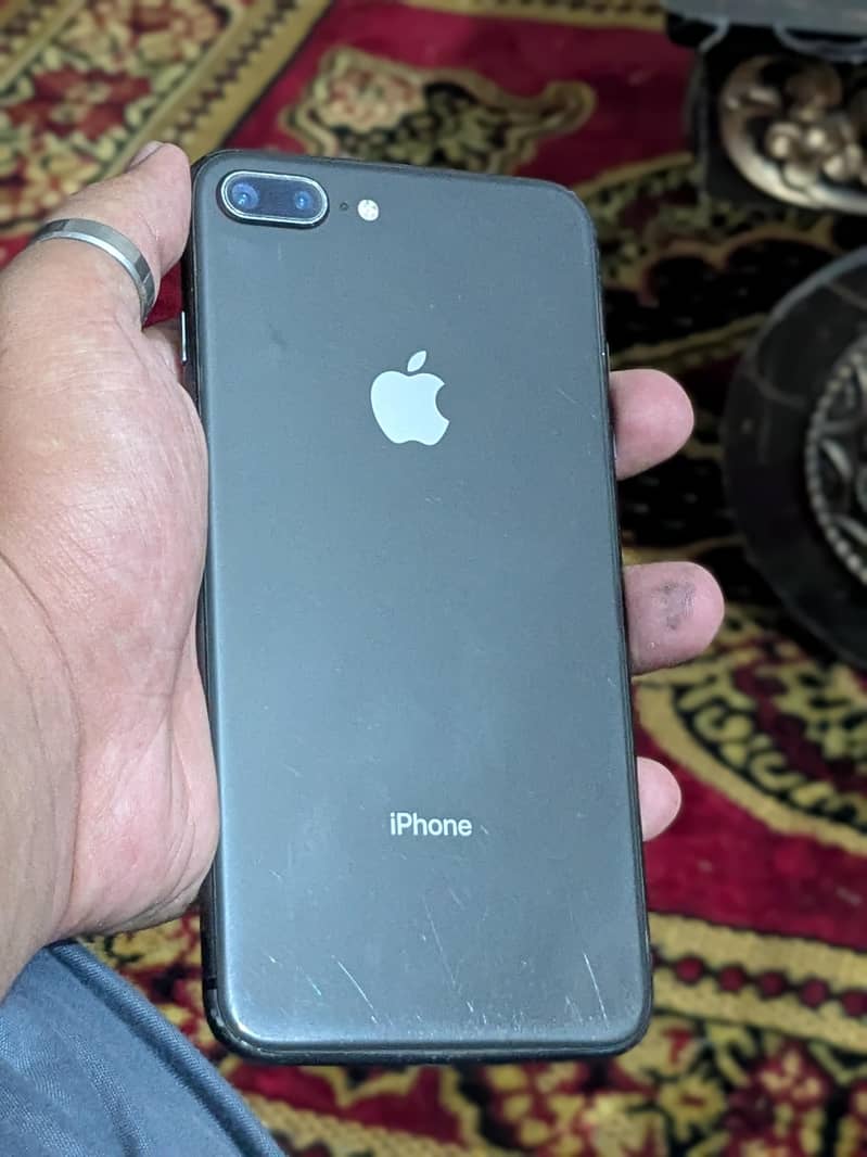 Apple iPhone 8 Plus 0