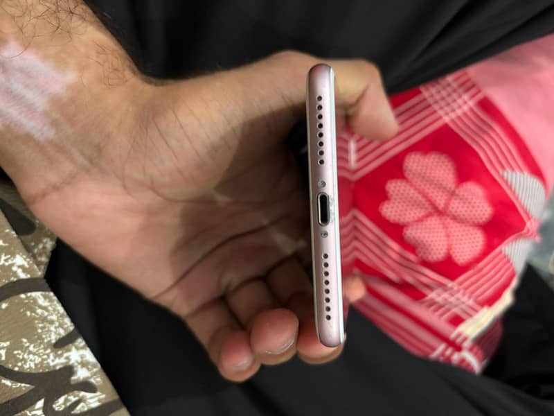 Apple iPhone 7 Plus 1