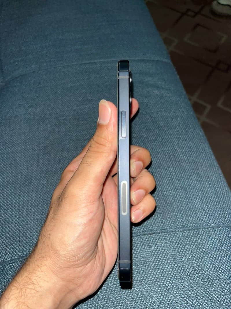 Apple iPhone 12 5