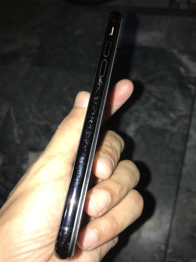 Apple iPhone X 3