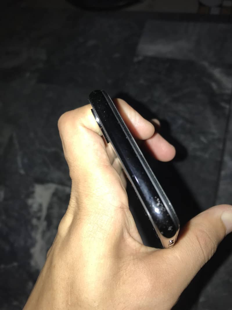 Apple iPhone X 5