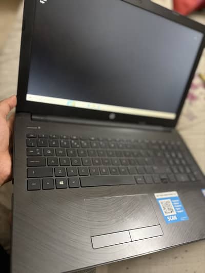 Hp laptop core i-5 other specs give in pics