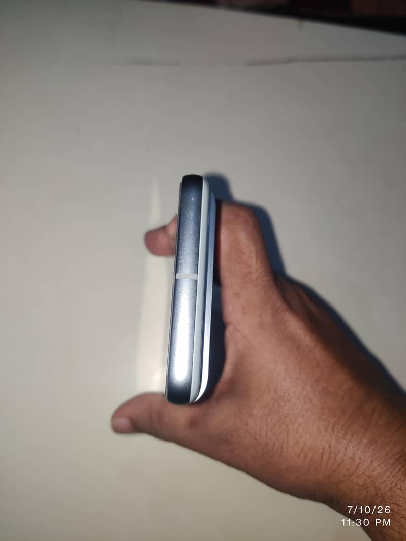 Google Pixel 8 4