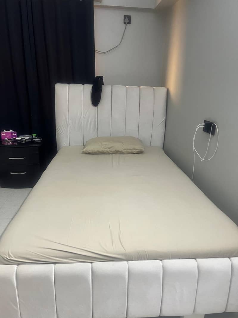 single bed 0