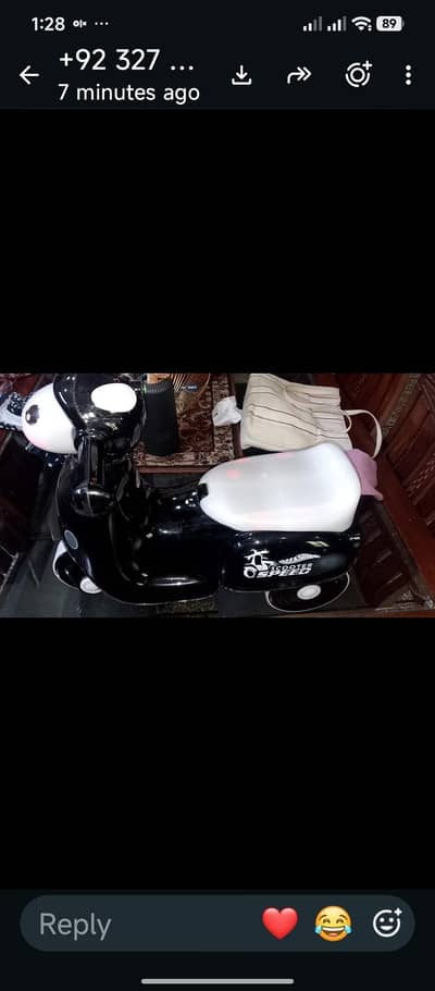 kids wespa scooter  bilkul new ha 2 din use howa ha light music  wrk