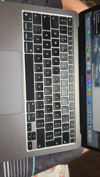 macbook air M1 chip (2020) model, 16 gb Ram, 512 GB SSD