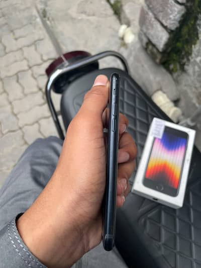 Apple iPhone SE