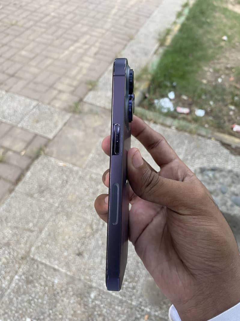 Apple iPhone 14 Pro 2