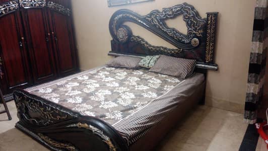 1 bed 3 door almari