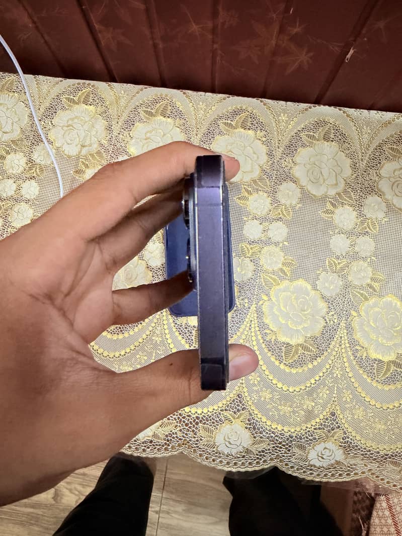 Apple iPhone 14 Pro 4