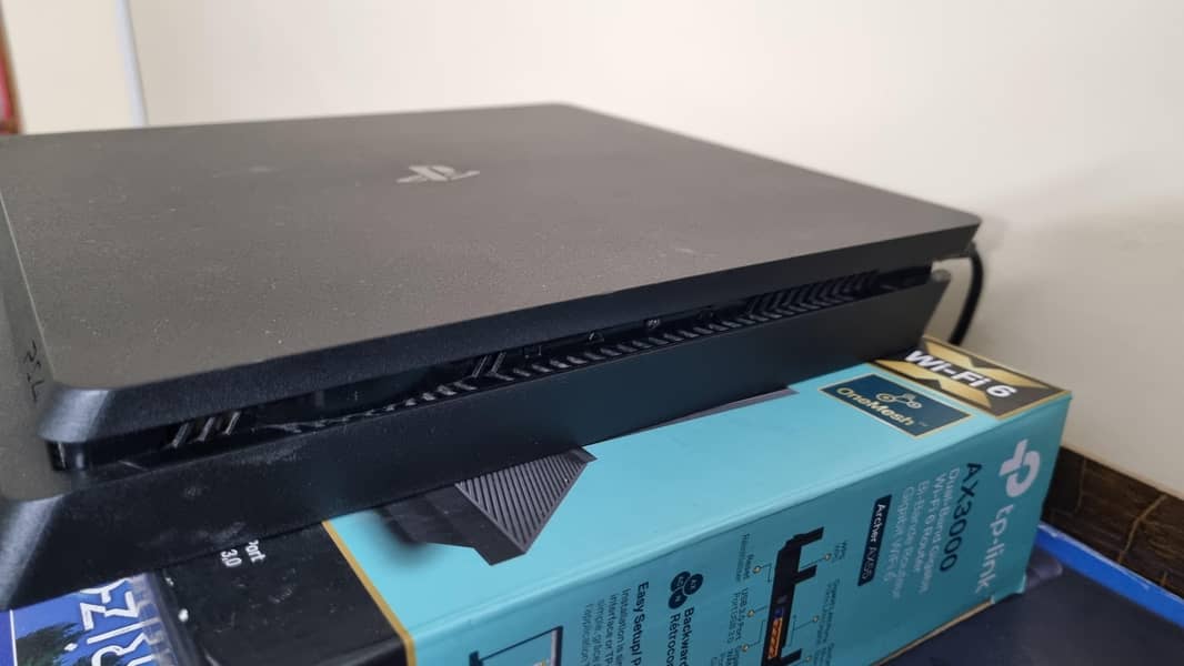 PS4 Slim 1